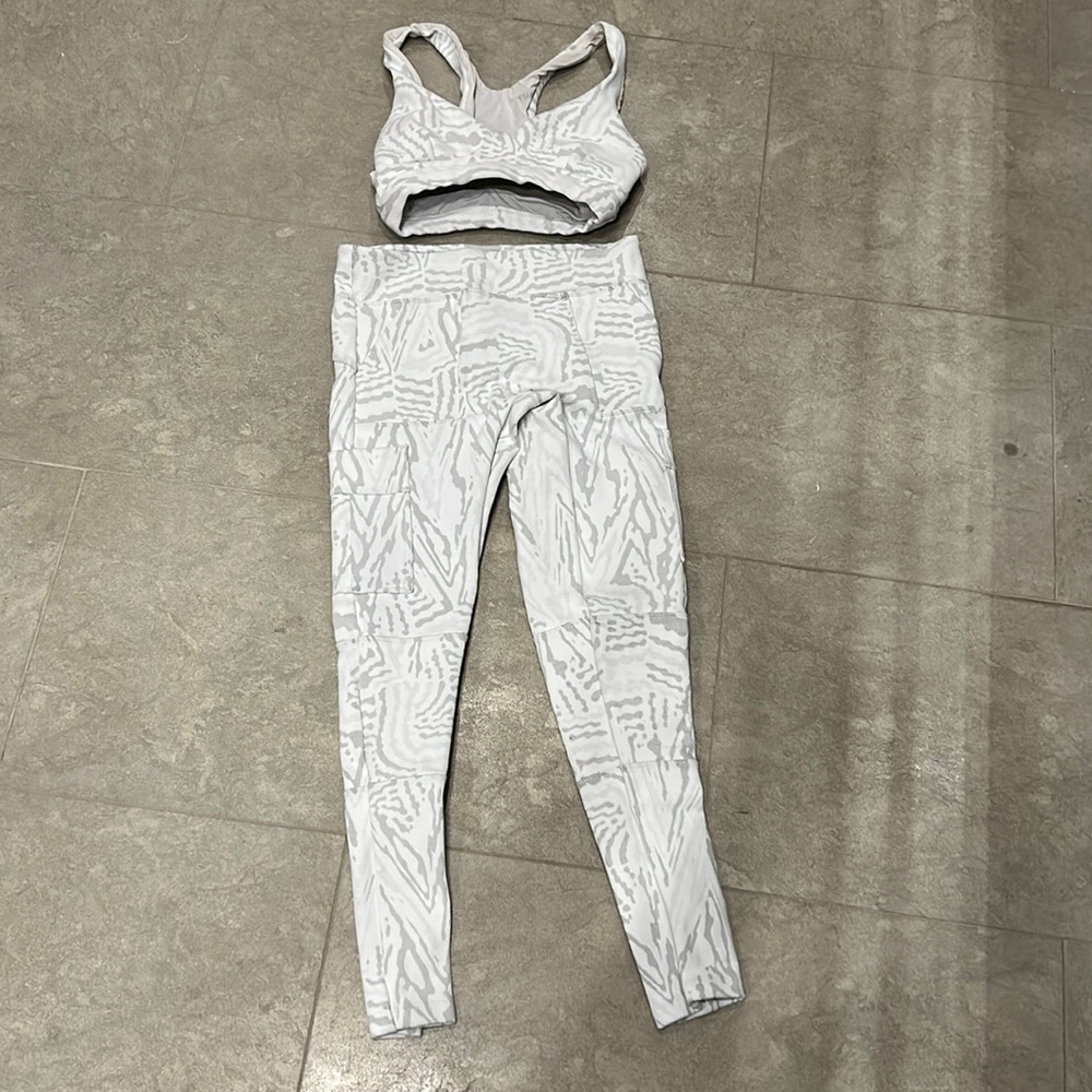 Devon Winsdor white activewear SET